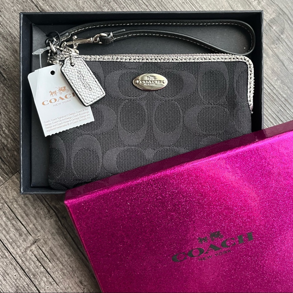 NWT Coach Signature Black Wristlet